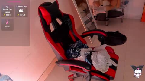 Stefany online show from 10/22/25, 09:03