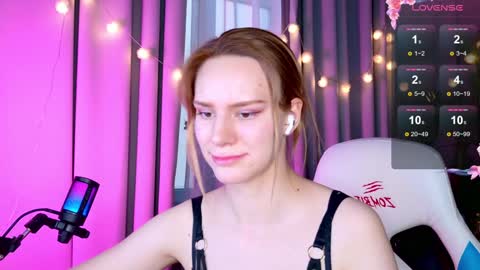 Snapshot of _ramona__ chatting on 12/31/24, 11:31 im Amy online show from 12/31/24, 11:31