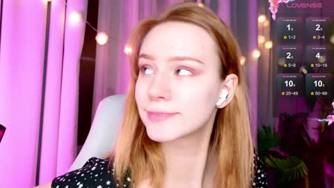 Snapshot of _ramona__ chatting on 01/09/25, 05:44 im Amy online show from 01/09/25, 05:44