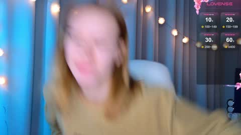 Snapshot of _ramona__ chatting on 02/05/25, 06:02 im Amy online show from 02/05/25, 06:02