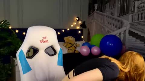 Snapshot of _ramona__ chatting on 09/14/25, 06:12 im Amy online show from 09/14/25, 06:12