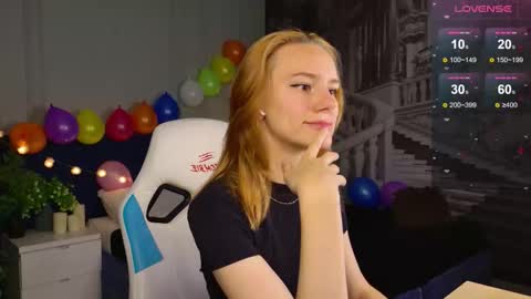 Snapshot of _ramona__ chatting on 09/18/25, 06:15 im Amy online show from 09/18/25, 06:15