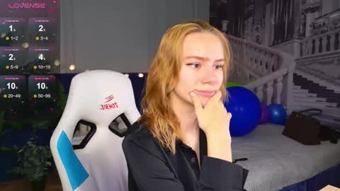 Snapshot of _ramona__ chatting on 09/22/25, 06:04 im Amy online show from 09/22/25, 06:04