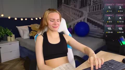 Snapshot of _ramona__ chatting on 09/28/25, 06:19 im Amy online show from 09/28/25, 06:19