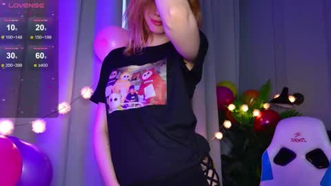 Snapshot of _ramona__ chatting on 10/10/25, 06:23 im Amy online show from 10/10/25, 06:23