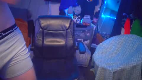 Snapshot of _redxxx chatting on 01/04/25, 09:43 REDxxx online show from 01/04/25, 09:43