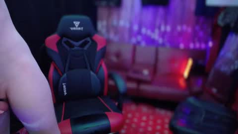 Snapshot of _redxxx chatting on 02/27/25, 05:58 REDxxx online show from 02/27/25, 05:58