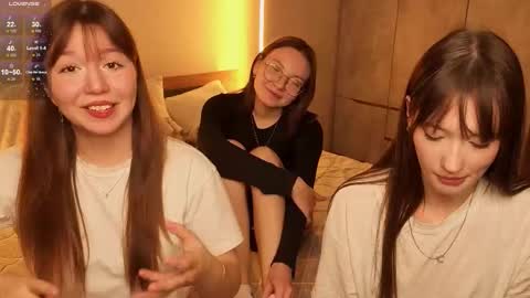 LISSAPVT IS OPEN online show from 11/16/25, 05:18