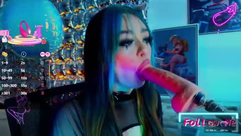 Snapshot of _sakura_sweet chatting on 10/21/25, 12:22 Zacura online show from 10/21/25, 12:22