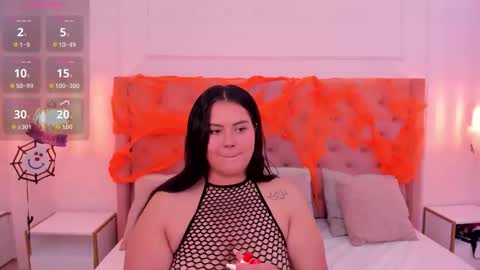 Snapshot of _sara_bloom_ chatting on 10/16/25, 04:41 Sara online show from 10/16/25, 04:41