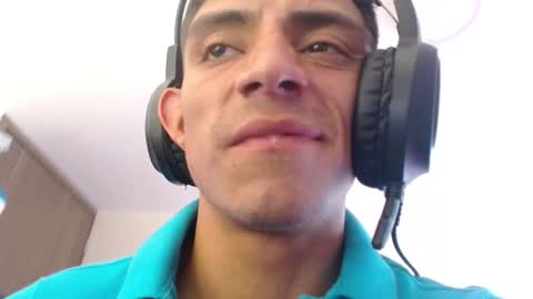 Snapshot of _schnnneider_ chatting on 10/04/25, 05:44 SCHNEIDER online show from 10/04/25, 05:44