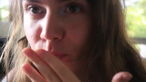 Snapshot of _sensualia_ chatting on 01/24/25, 01:35 Lia online show from 01/24/25, 01:35
