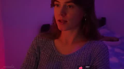 Snapshot of _sensualia_ chatting on 09/08/25, 06:40 Lia online show from 09/08/25, 06:40