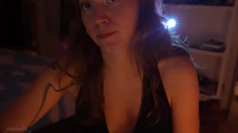 Snapshot of _sensualia_ chatting on 09/10/25, 06:52 Lia online show from 09/10/25, 06:52