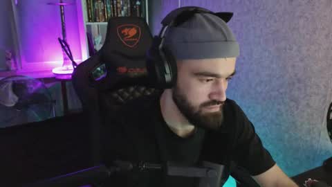 Ask me online show from 10/09/25, 12:41