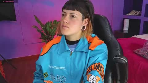 Snapshot of _sharlotte777 chatting on 10/20/25, 03:45 _sharlotte777 online show from 10/20/25, 03:45