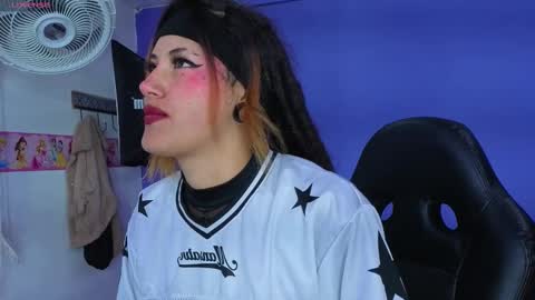 Snapshot of _sharlotte777 chatting on 11/13/25, 01:54 _sharlotte777 online show from 11/13/25, 01:54