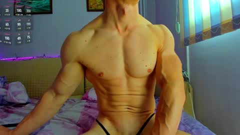 Snapshot of _shestifold chatting on 02/25/25, 08:58 Nik online show from 02/25/25, 08:58