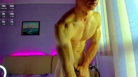 Snapshot of _shestifold chatting on 02/28/25, 11:47 Nik online show from 02/28/25, 11:47