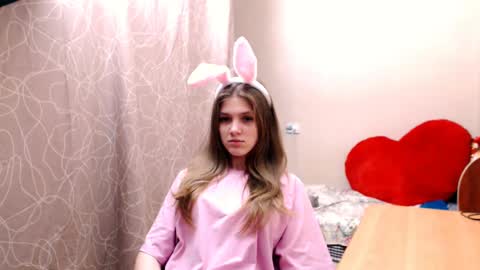 Mari online show from 01/11/25, 04:14
