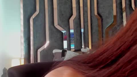 Snapshot of _silvia_vega_ chatting on 12/11/24, 02:22 _silvia_vega_ online show from 12/11/24, 02:22