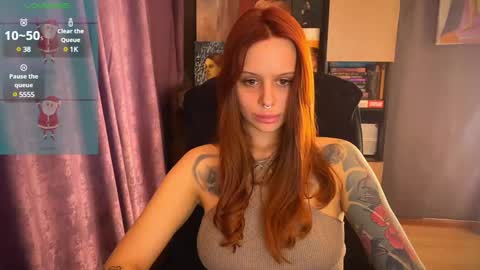 Snapshot of _slutty_fox_ chatting on 01/08/25, 08:07 Alice online show from 01/08/25, 08:07