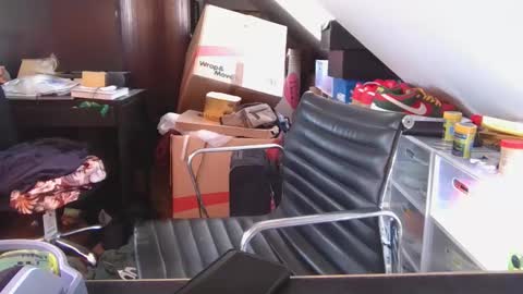 _smiley_bear27 online show from 10/14/25, 03:18