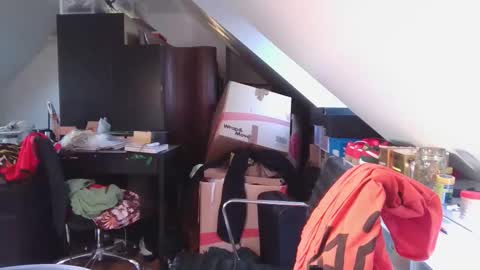 _smiley_bear27 online show from 11/10/25, 08:13