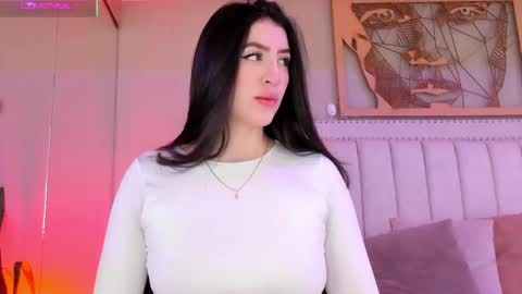 Snapshot of _sofia_cruz chatting on 10/08/25, 11:52 640 200 online show from 10/08/25, 11:52