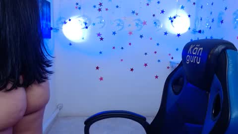 Snapshot of _sofiajones_ chatting on 12/12/24, 05:04 SOFIA online show from 12/12/24, 05:04