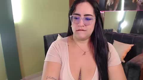 Snapshot of _sofiajones_ chatting on 02/21/25, 01:55 SOFIA online show from 02/21/25, 01:55