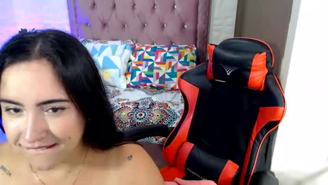 Snapshot of _sofiajones_ chatting on 03/03/25, 04:35 SOFIA online show from 03/03/25, 04:35