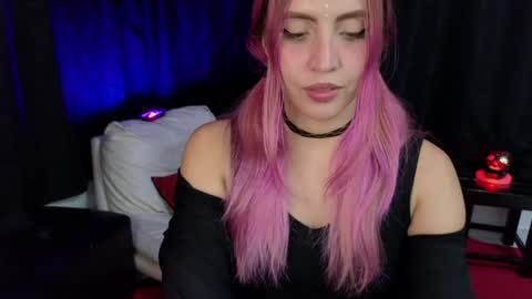 Snapshot of _sofiapink chatting on 01/05/25, 03:22 Sofia online show from 01/05/25, 03:22