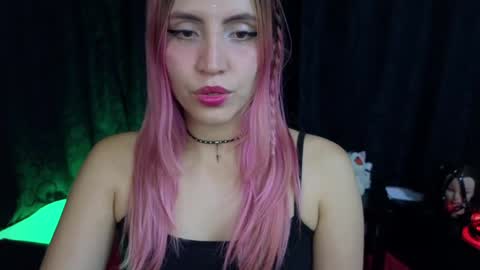 Snapshot of _sofiapink chatting on 02/08/25, 02:47 Sofia online show from 02/08/25, 02:47