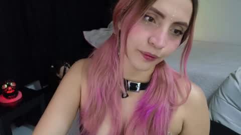 Snapshot of _sofiapink chatting on 03/06/25, 02:41 Sofia online show from 03/06/25, 02:41