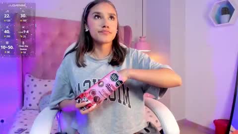 Snapshot of _sophie__miller chatting on 11/11/25, 08:31 Sophie online show from 11/11/25, 08:31