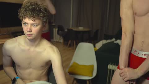 OLIVERpvt is open online show from 12/04/24, 01:09