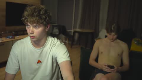 OLIVERpvt is open online show from 01/22/25, 01:11