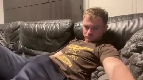 _stevie___ online show from 11/21/25, 07:56