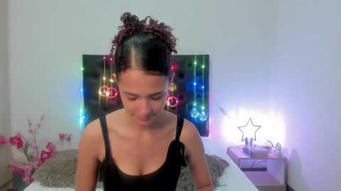 Snapshot of _sussi_ chatting on 12/28/24, 01:17 Sussi online show from 12/28/24, 01:17