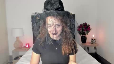 Sussi online show from 10/17/25, 02:41