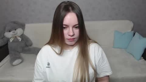 Snapshot of _sweet_lana_ chatting on 02/08/25, 06:43 Lana online show from 02/08/25, 06:43