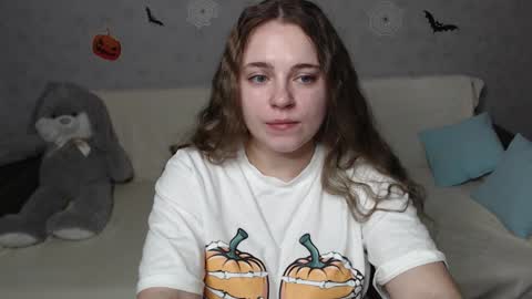 Lana online show from 10/31/25, 11:44