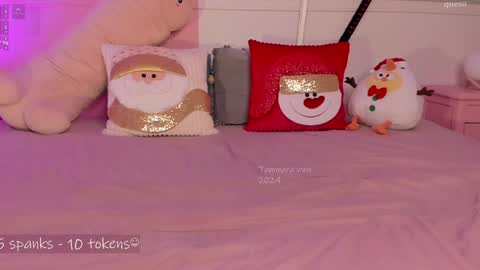 Snapshot of _tammarra_ chatting on 12/17/24, 10:32 _tammarra_ online show from 12/17/24, 10:32