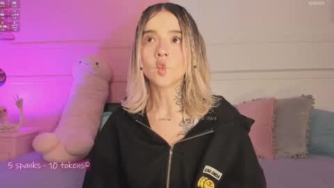 _tammarra_ online show from 10/11/25, 05:22