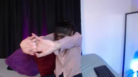    online show from 02/10/25, 01:22