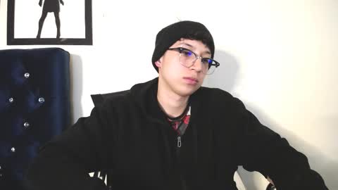 Snapshot of _thomas_hot_ chatting on 10/22/25, 04:46 Thomas online show from 10/22/25, 04:46