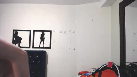 Snapshot of _thomas_hot_ chatting on 11/05/25, 04:45 Thomas online show from 11/05/25, 04:45