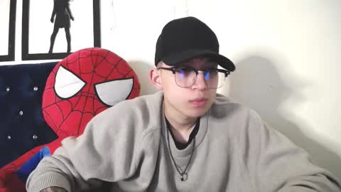 Snapshot of _thomas_hot_ chatting on 11/15/25, 06:00 Thomas online show from 11/15/25, 06:00