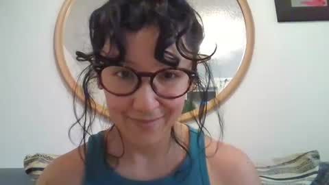 Snapshot of _tutti_frutti_ chatting on 10/16/25, 03:51 _tutti_frutti_ online show from 10/16/25, 03:51